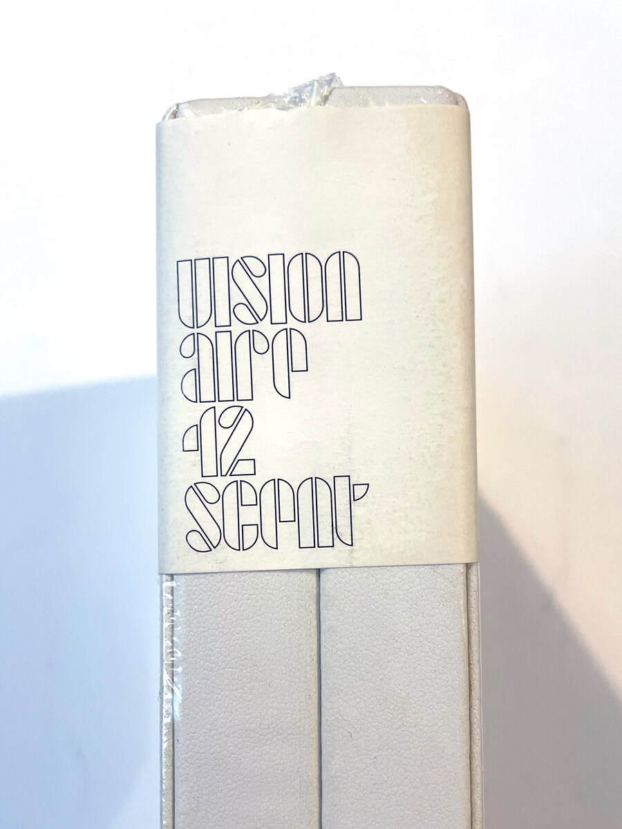 Visionaire 42 - SCENT | KD Presse Vintage